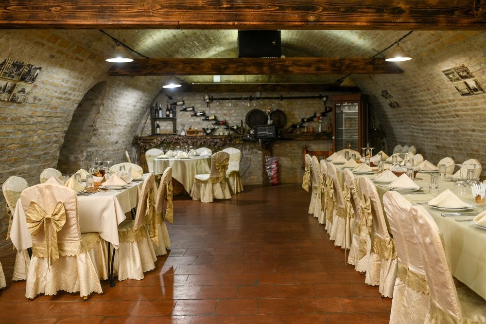 Wine Cellar 346